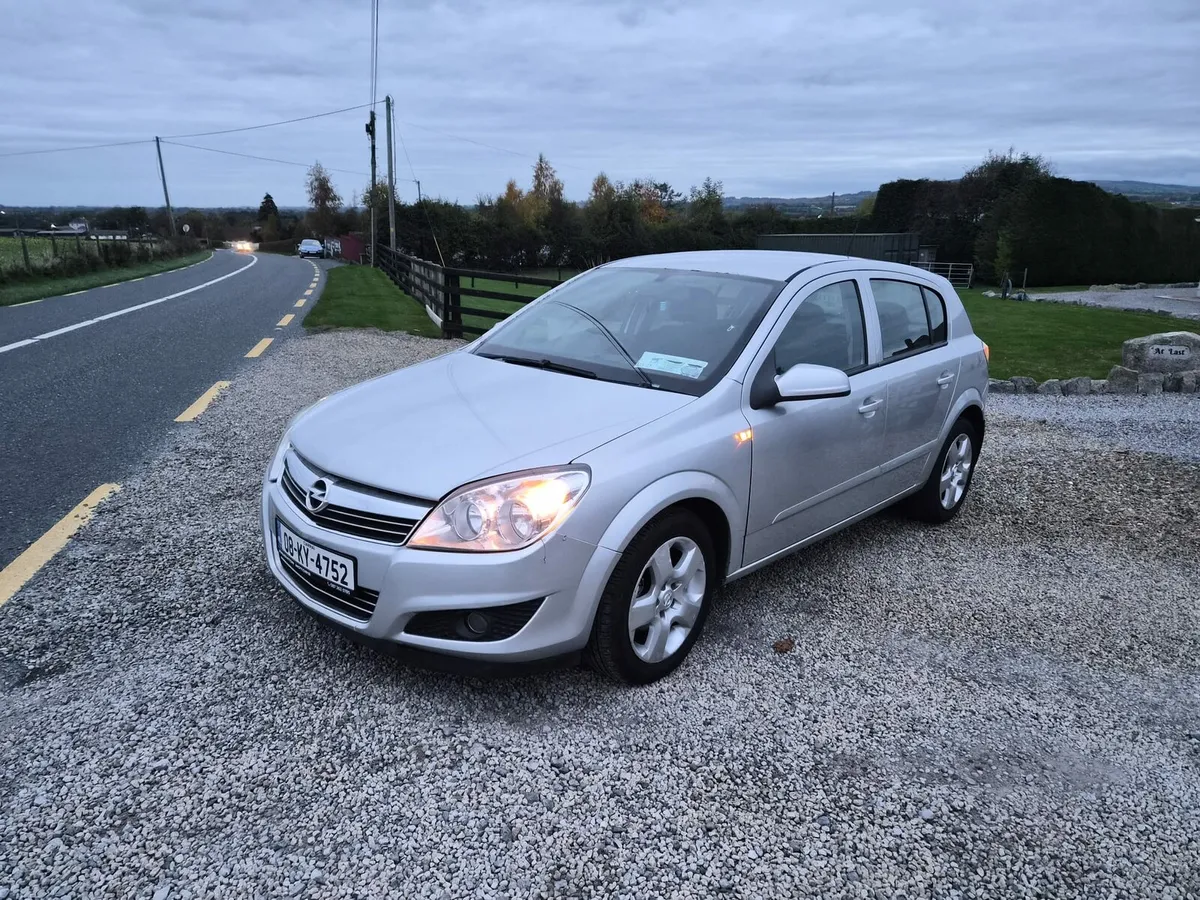 Very Clean 08 Opel Astra - Image 1