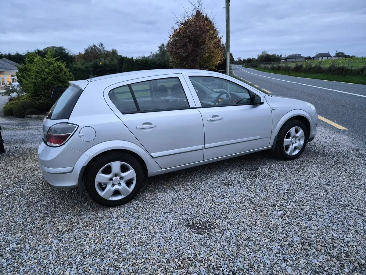 Very Clean 08 Opel Astra - Image 4