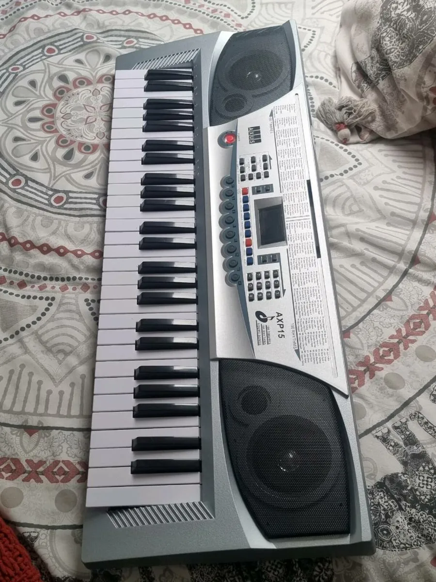Piano keyboard