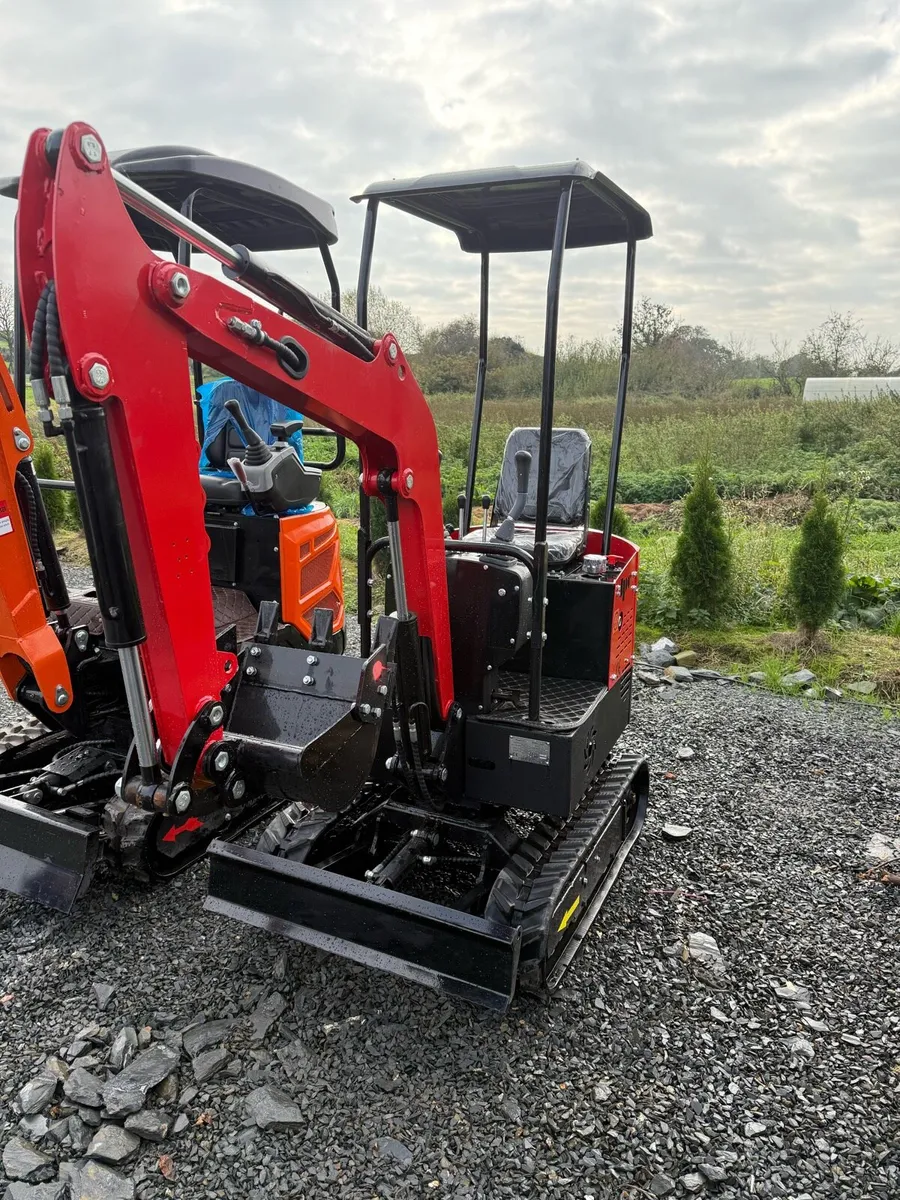 1 ton JPC mini digger - Image 2