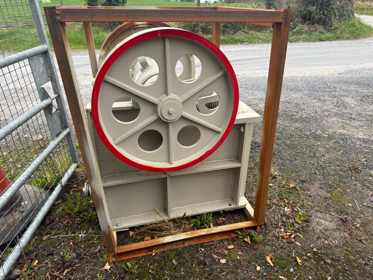 Crusher new and unused €1800 - Image 3