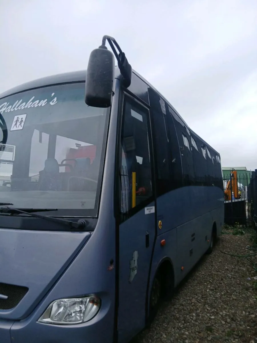 Mercedes sitcar 33seat plus crew seat plus driver - Image 2