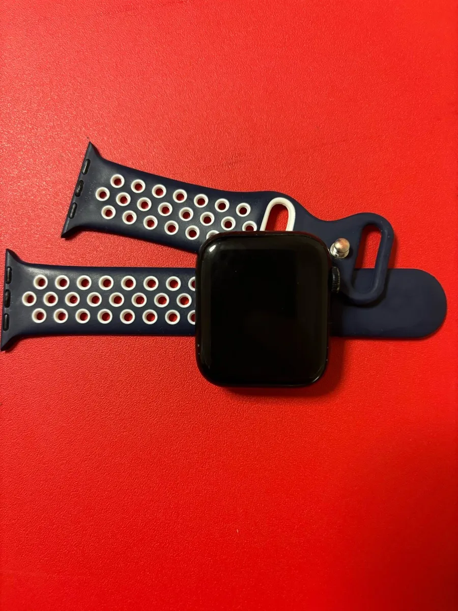 Apple Watch SE 2nd Gen 2022 44 mm - Image 3