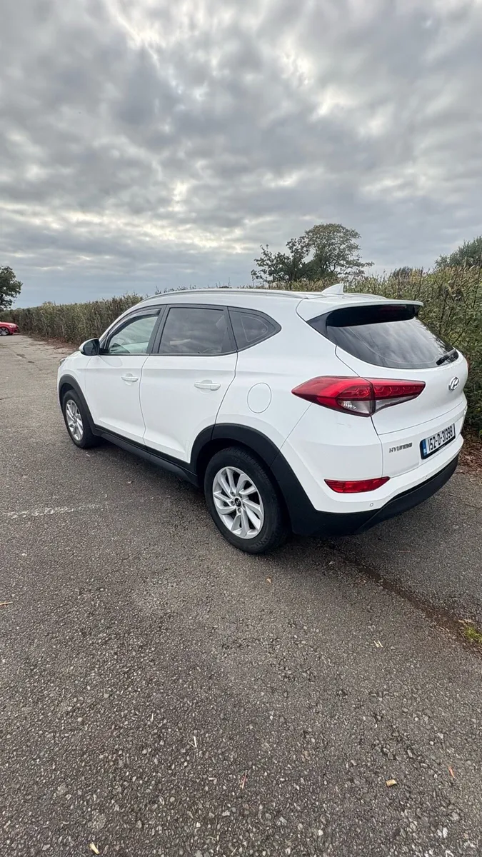 Car - Image 3
