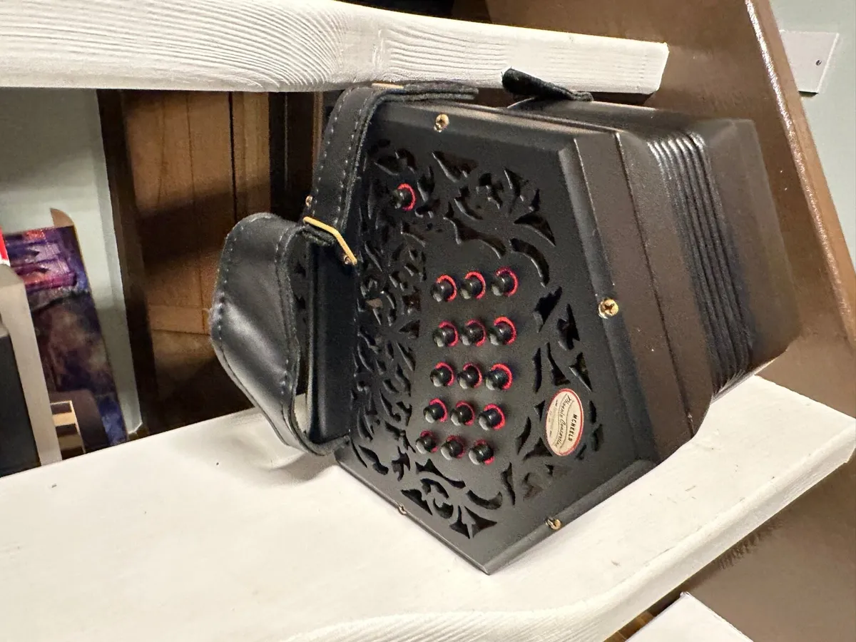 Concertina Phoenix - Image 1