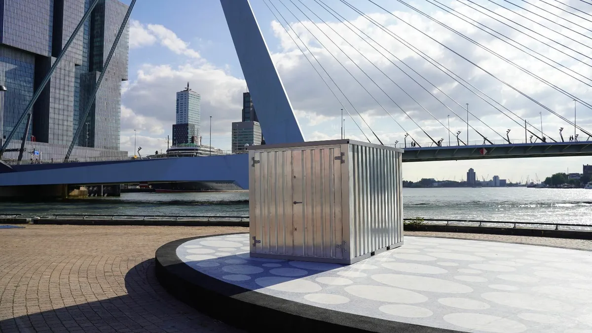 Outdoor Storage Unit – Perfect for Any Weather - Image 3