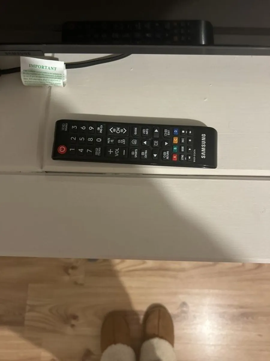 samsung 65 inch smart - Image 2
