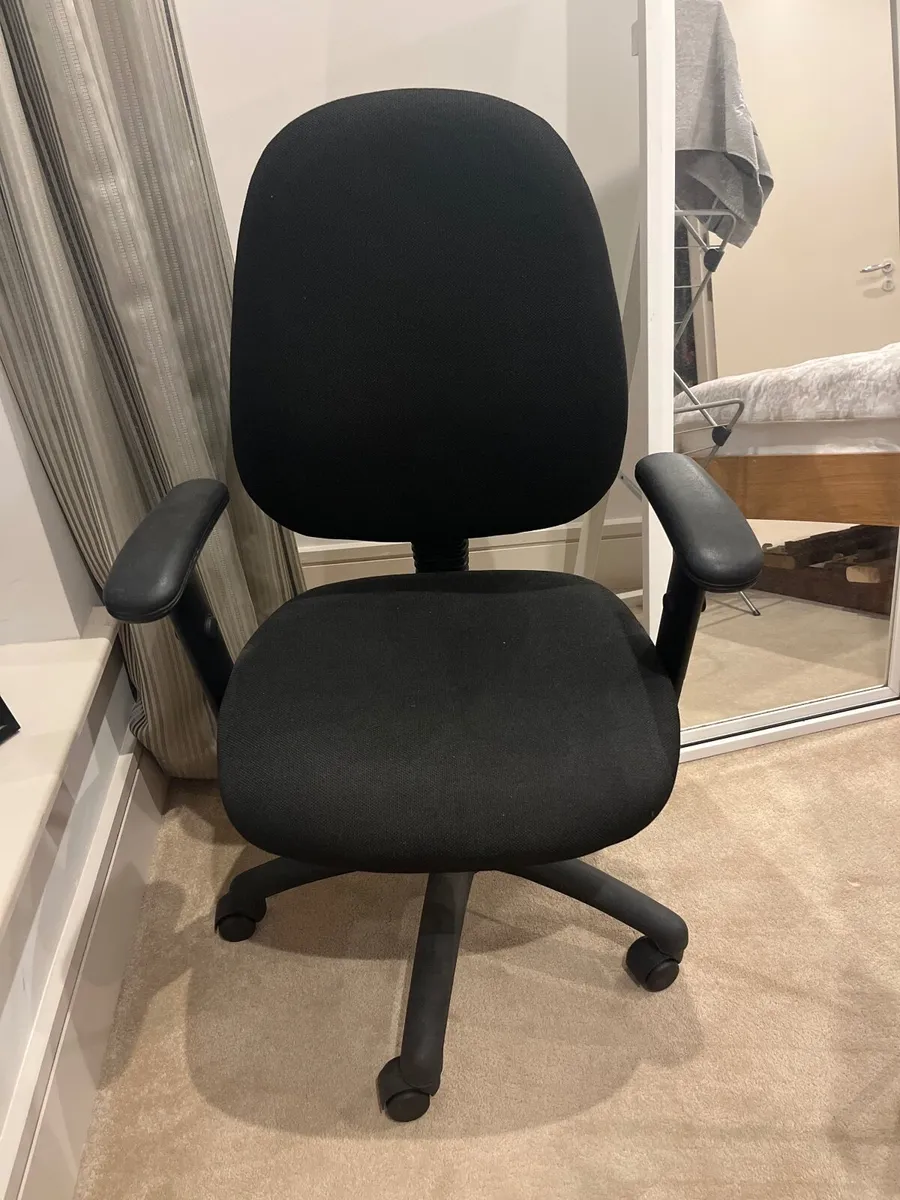 Office chair - Image 1