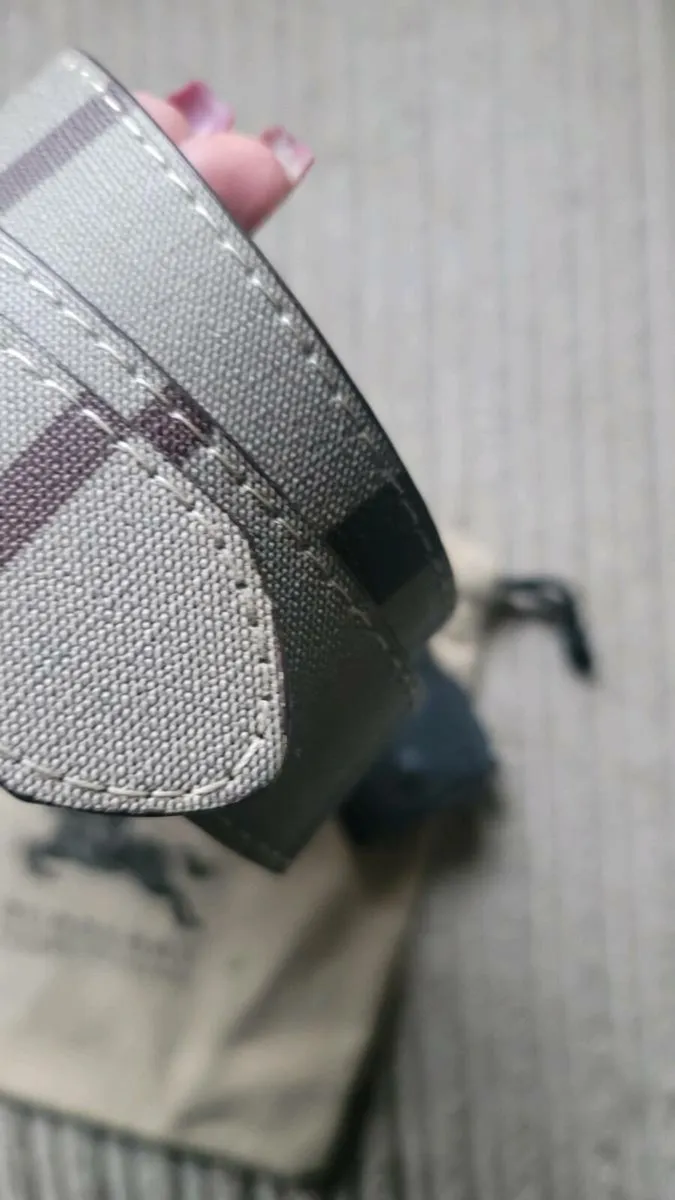 Burberry Iconic Check Reversible Men's Belt - Image 4