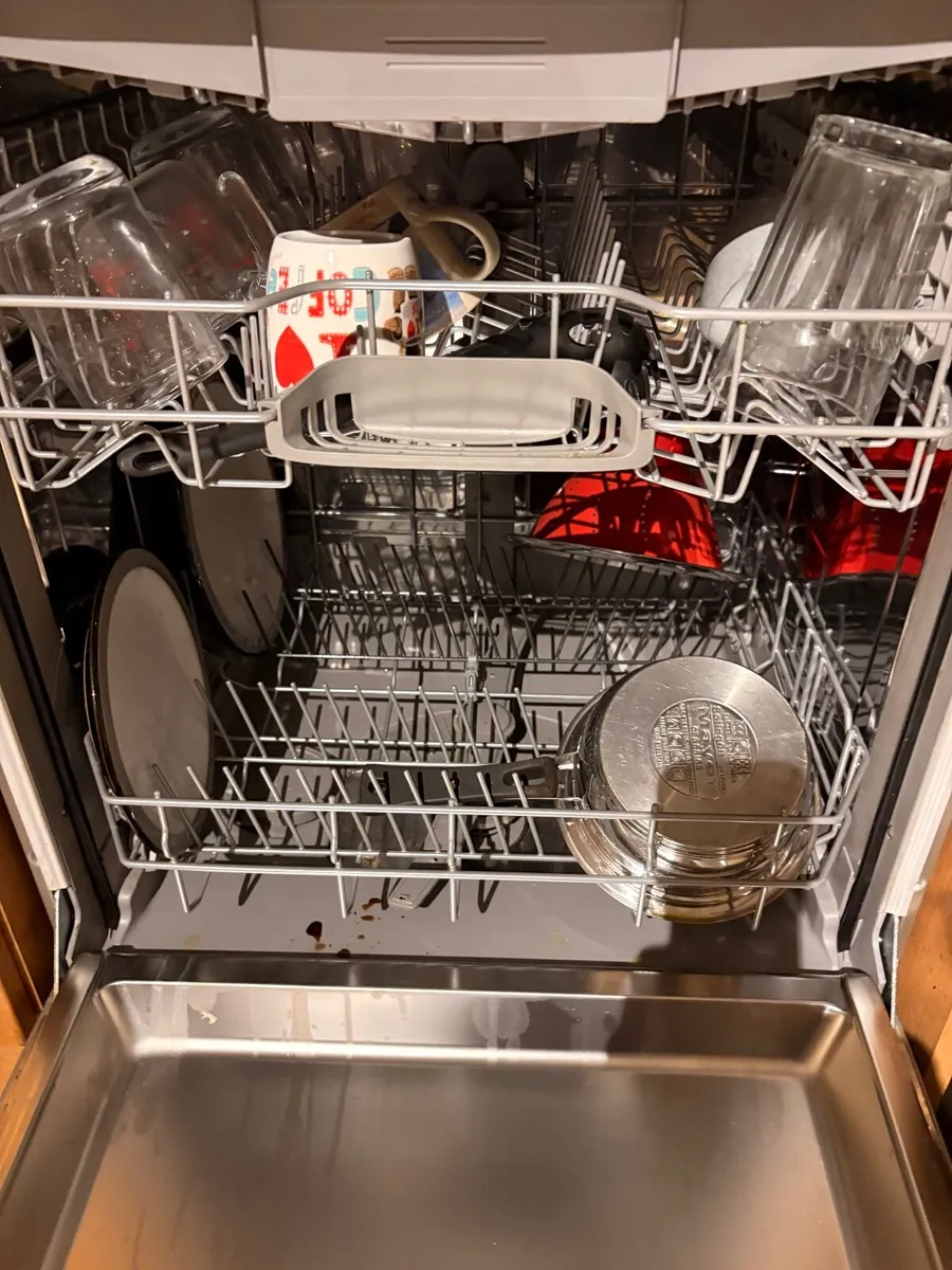 Dishwasher - Image 2