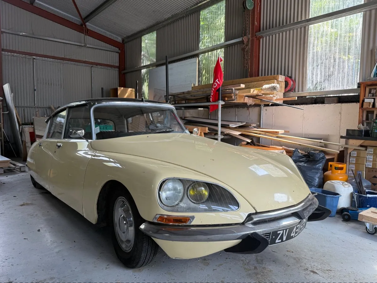 Citroen D Super 1974 - Image 1