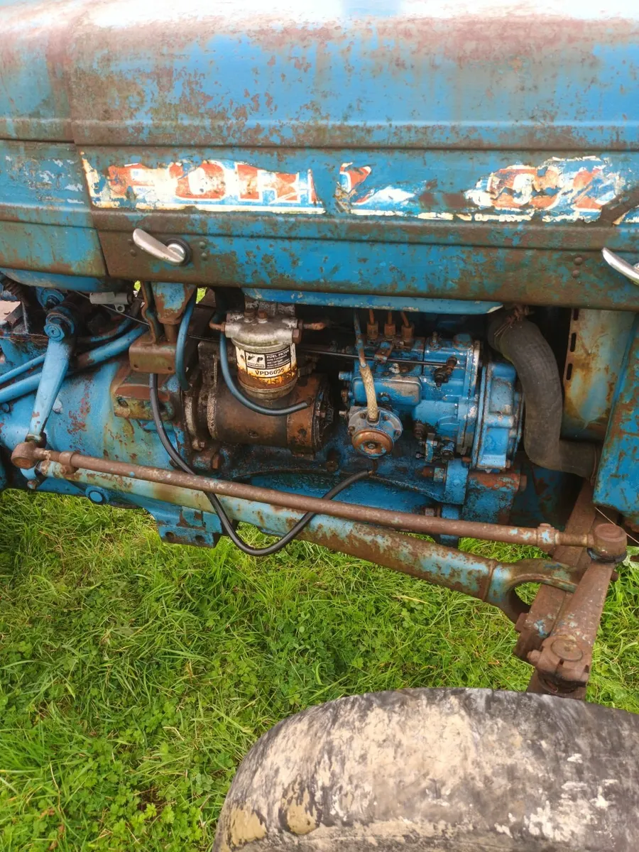 Ford 2000 - Image 3