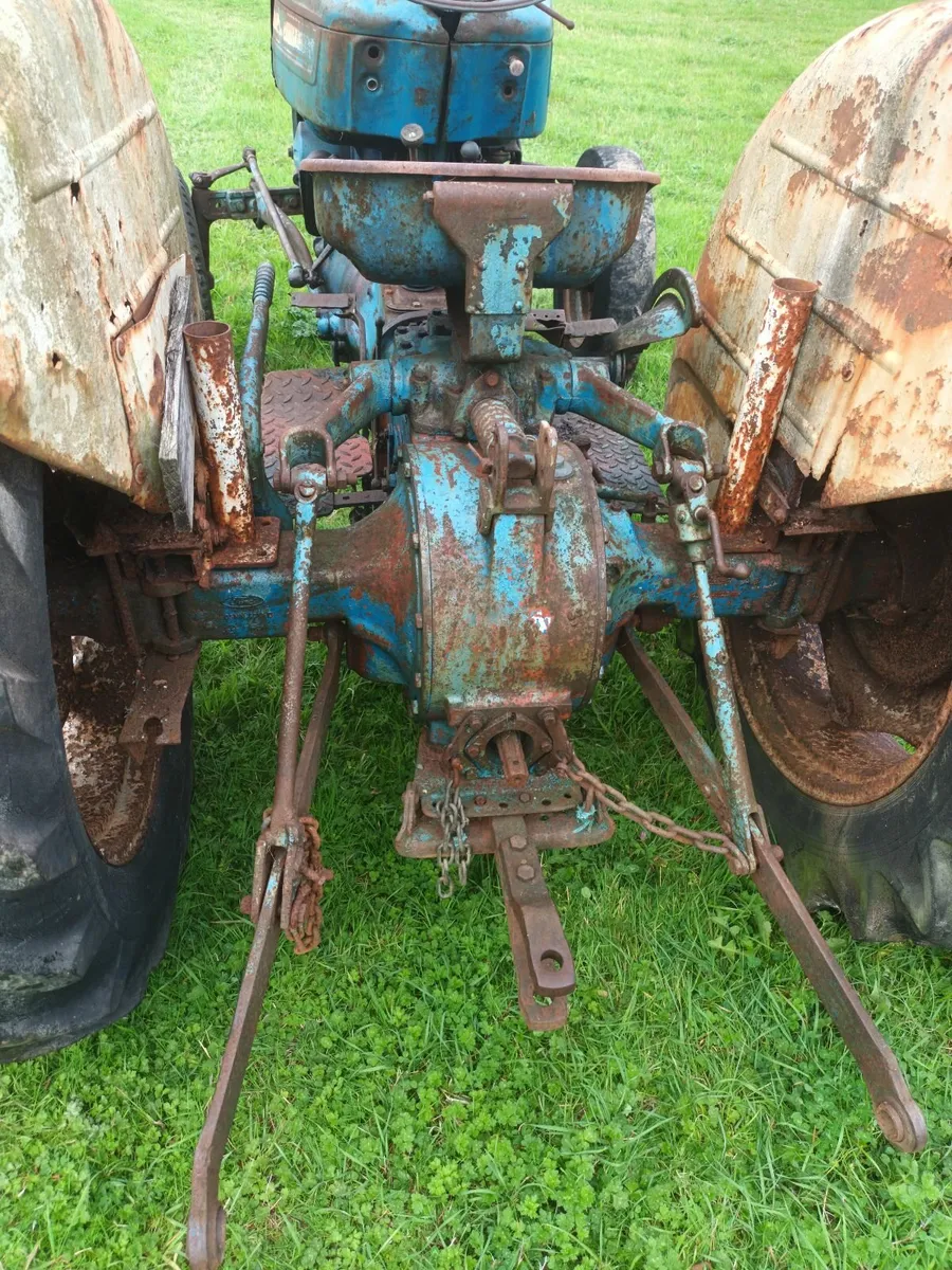 Ford 2000 - Image 4