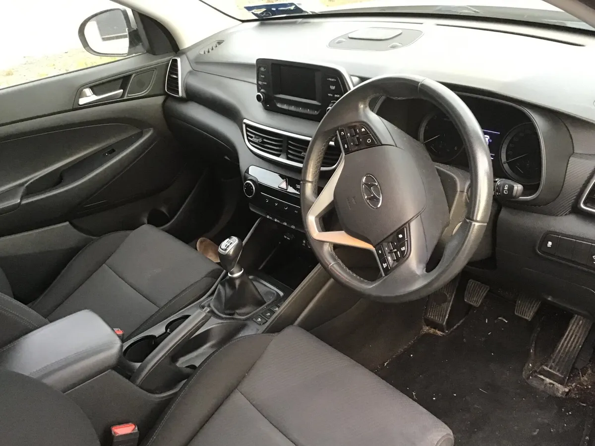 2019 Hyundai Tucson - Image 2