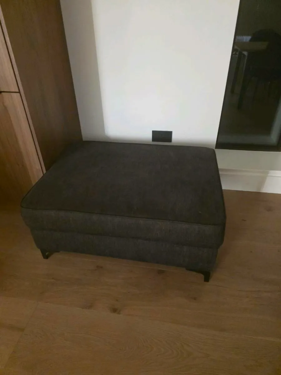 Free  - Foot stool