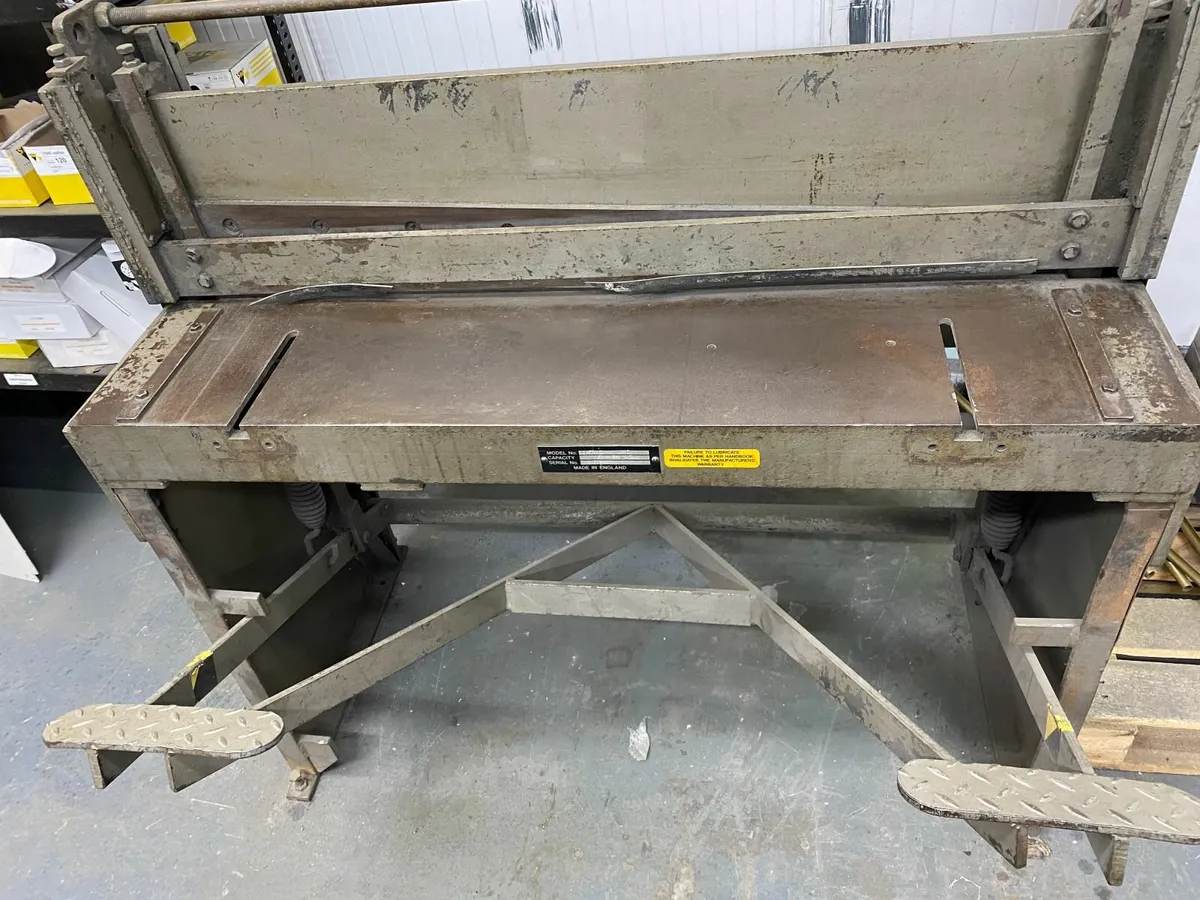 Sheet metal treadle guillotine - Image 2