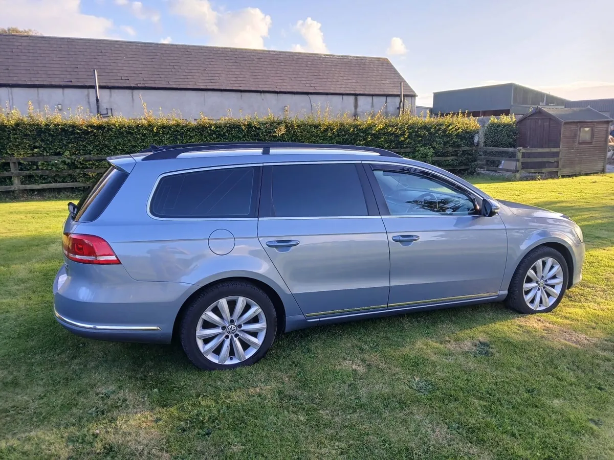 Volkswagen Passat - Image 2