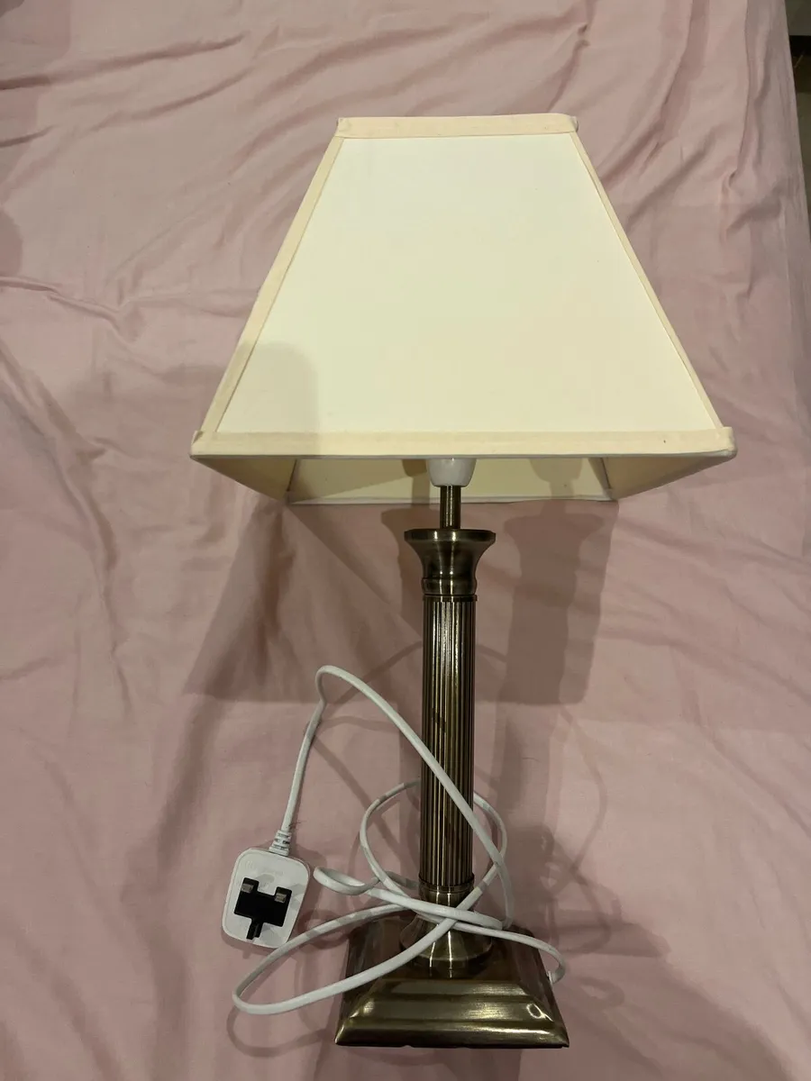 Table lamp