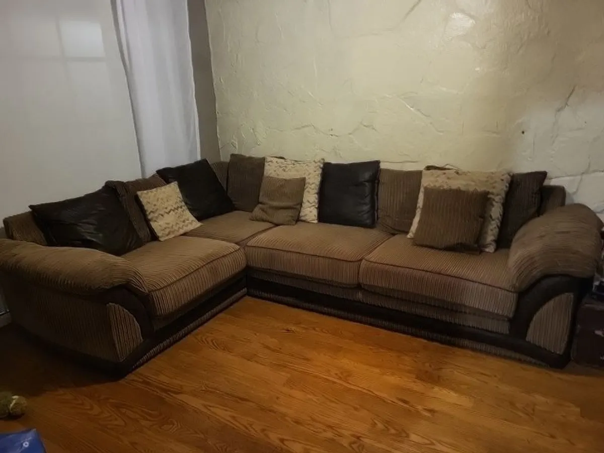 sofa - Image 1