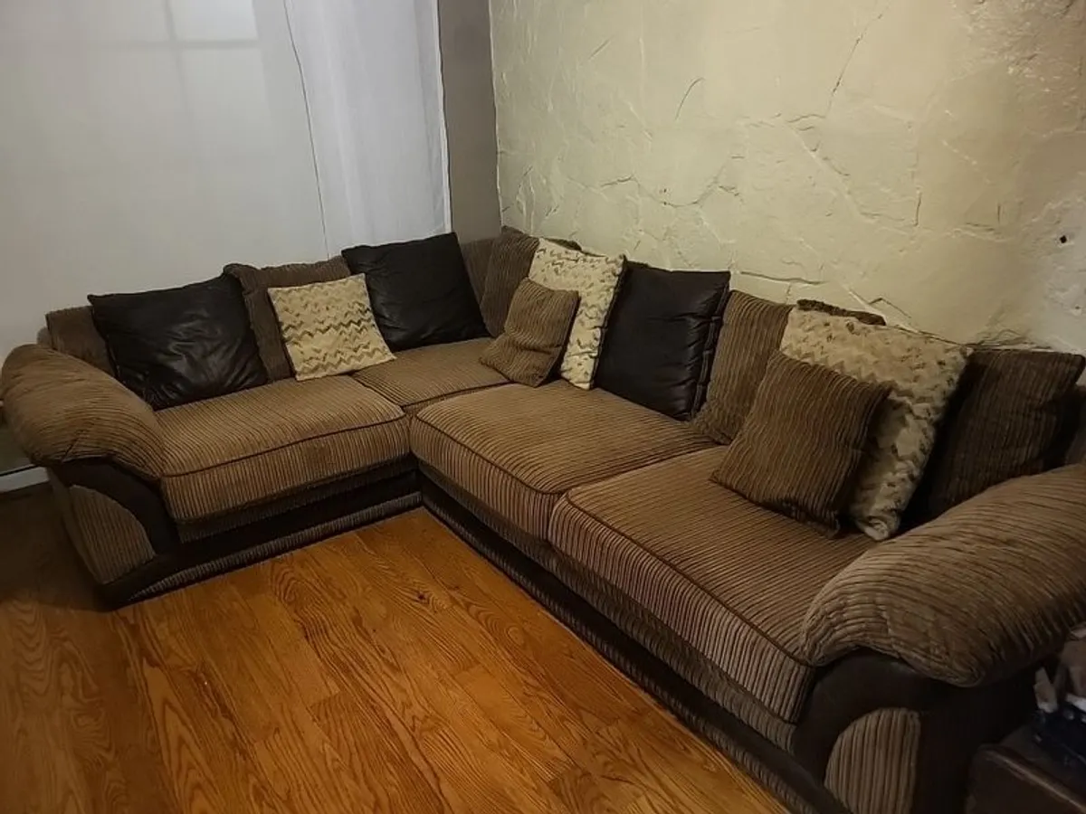 sofa - Image 2