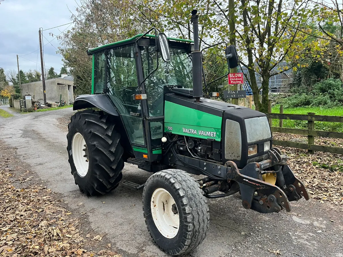 Valtra 700 - Image 1