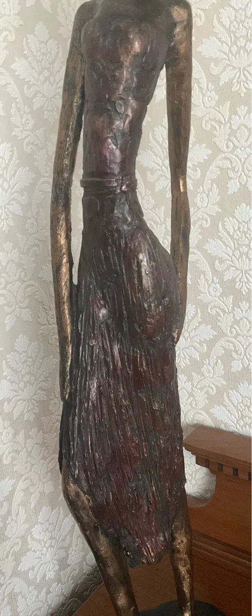 Unique Silhouette Sculpture of a Young Girl - Image 3