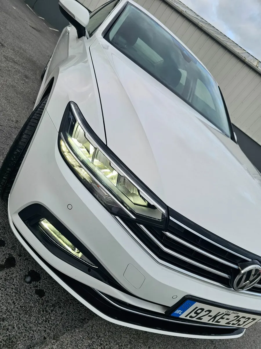 Volkswagen Passat 2019 - Image 3
