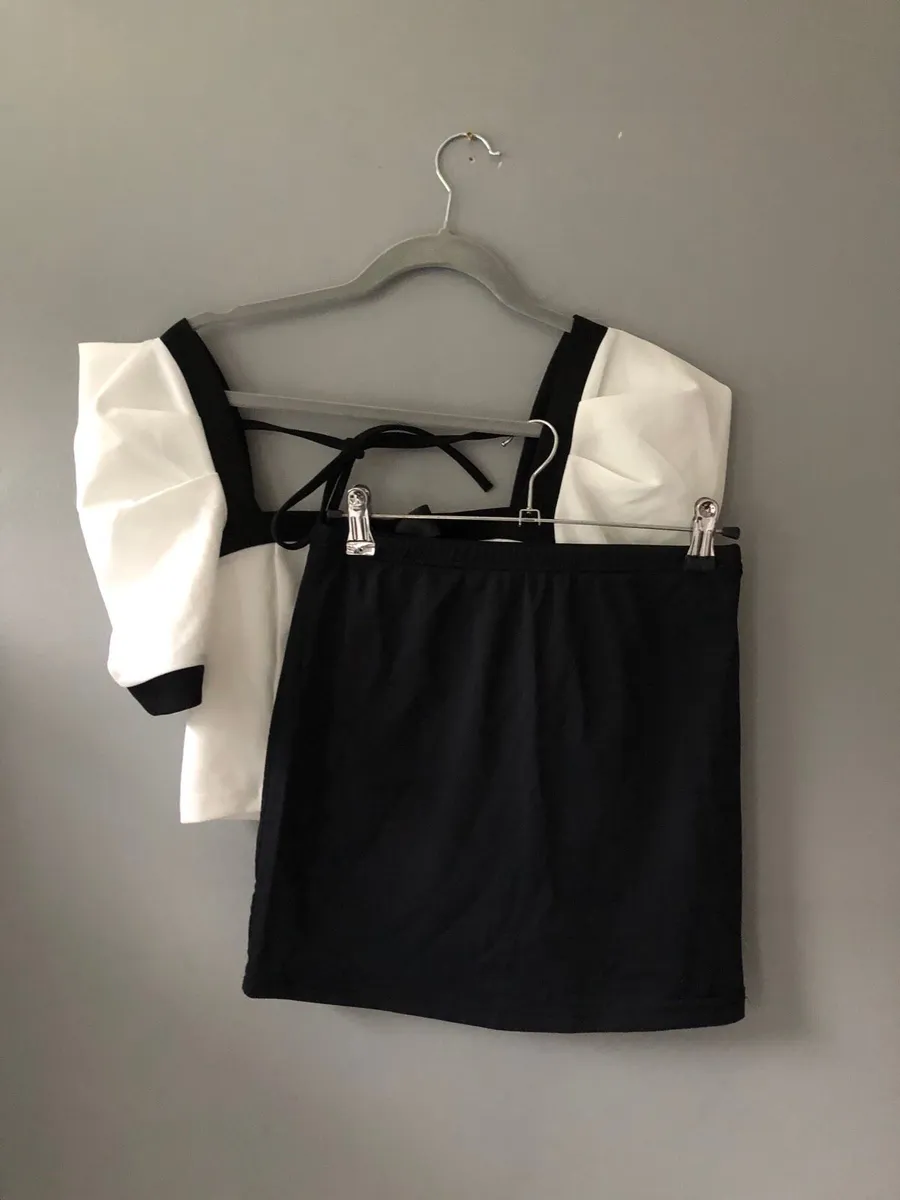 Ladies BNWT two piece suit 8 €10 - Image 1