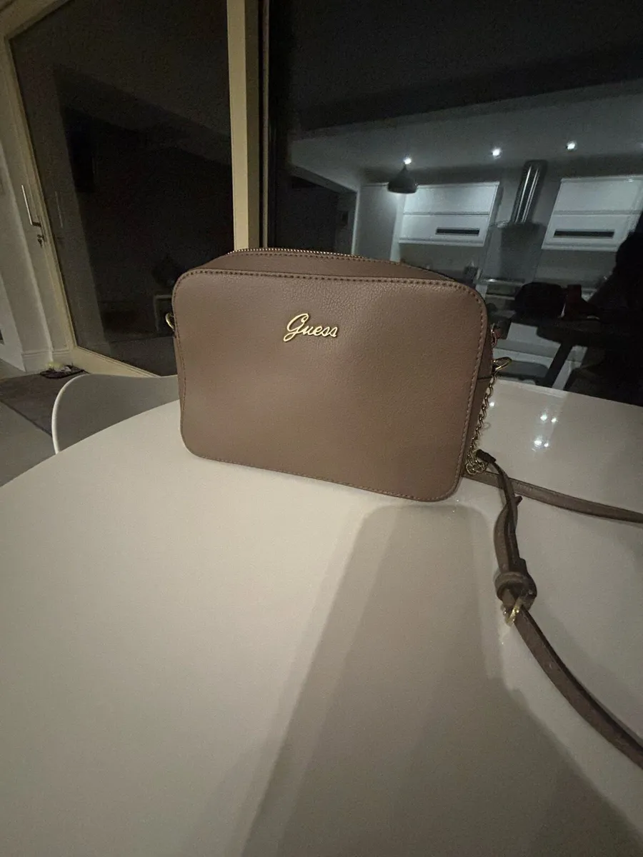 Guess handbag - Image 1