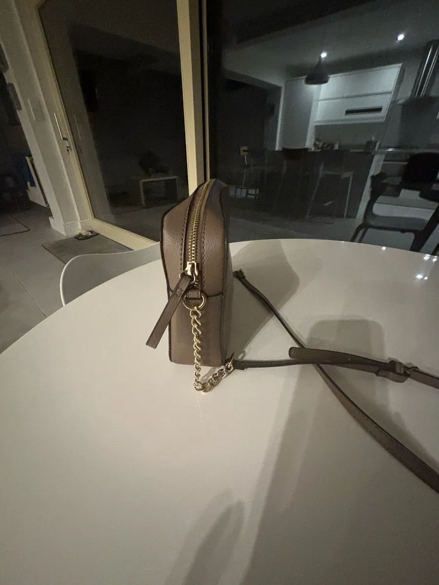 Guess handbag - Image 4