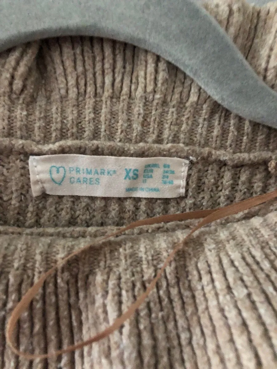 Ladies jumper size XS €5 - Image 2