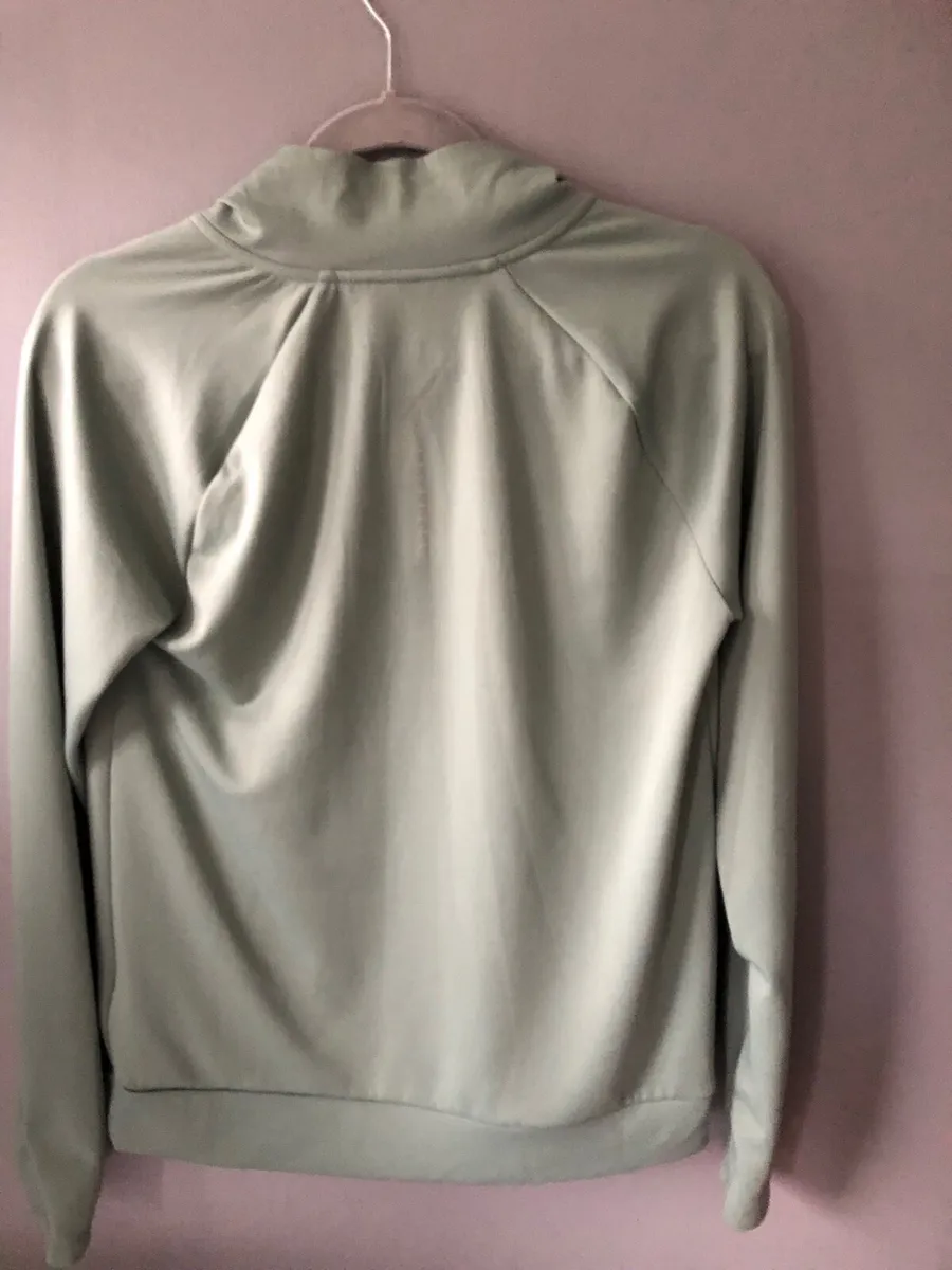 Ladies Nike sweater size XS €15 - Image 2