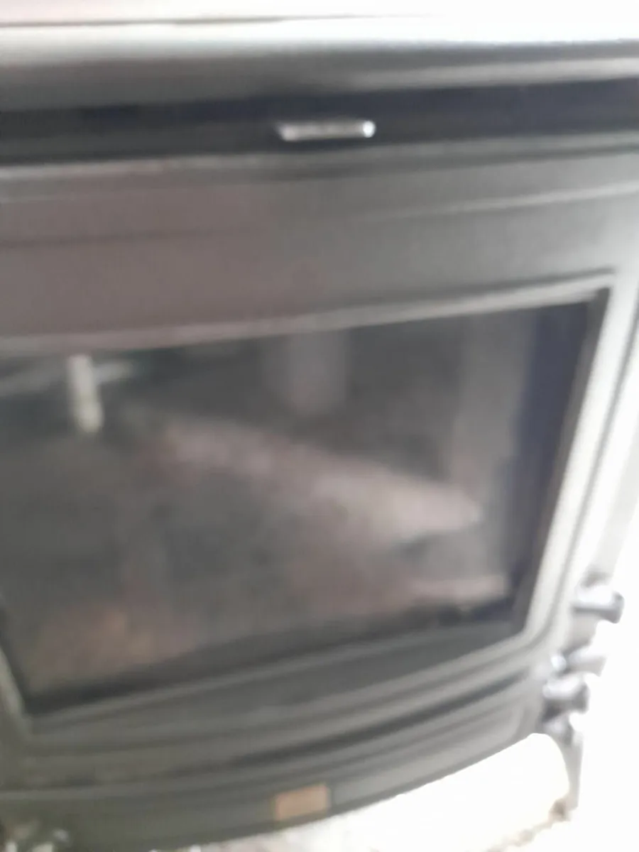 Solid fuel stove