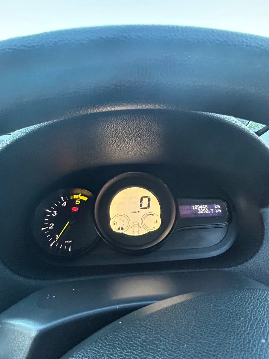 Renault Megane 2010 - Image 4