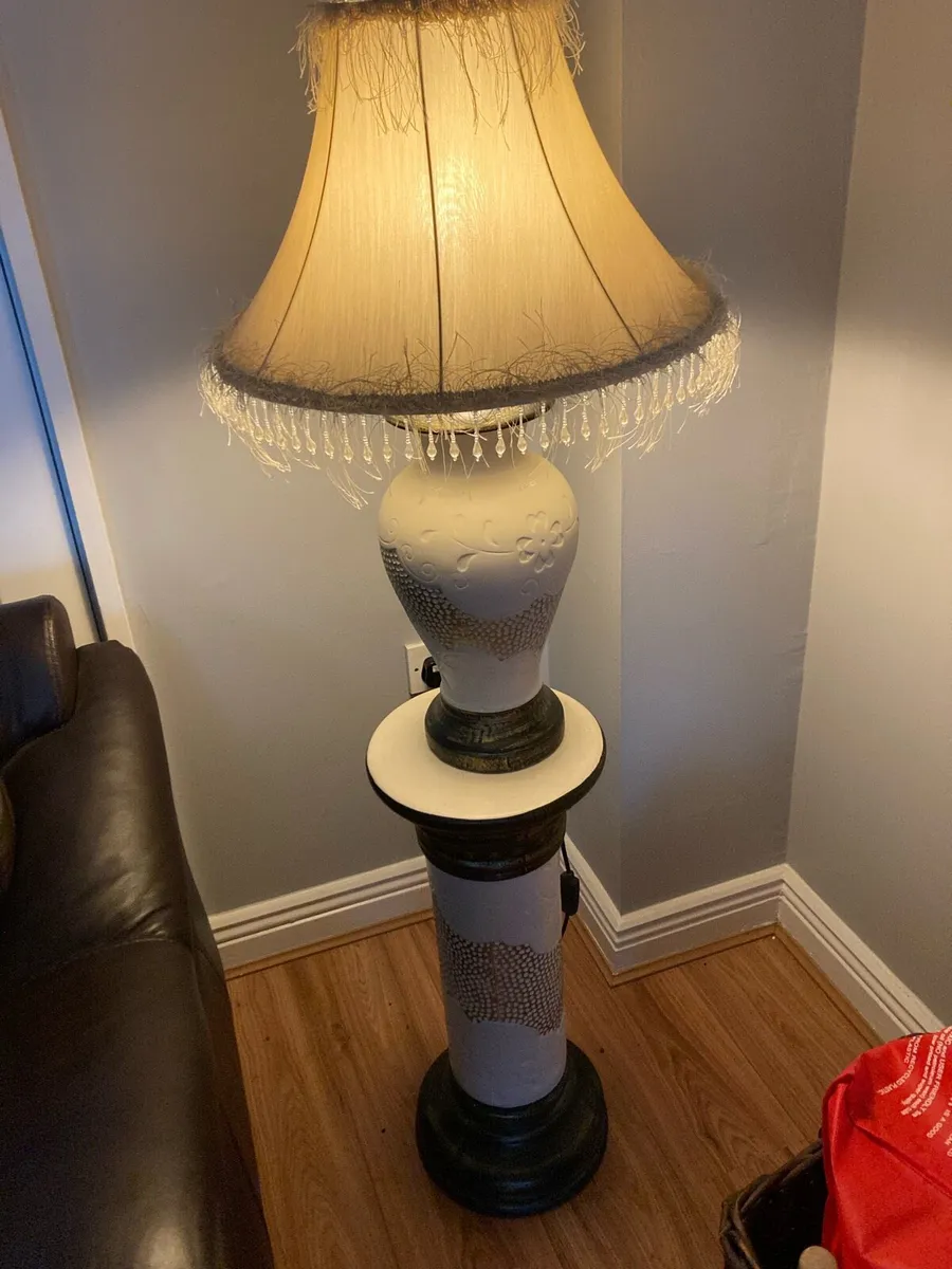 Floor lamp with cermanic base - Image 1
