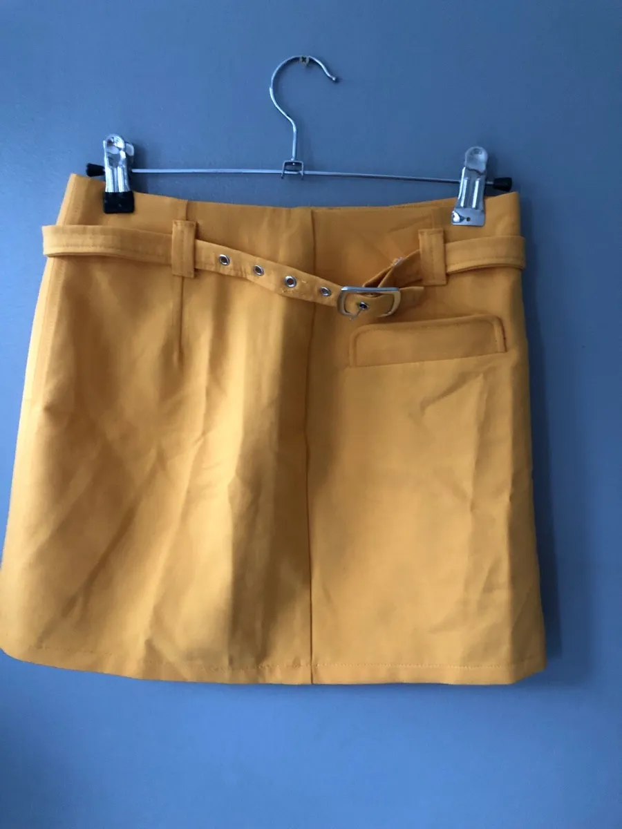 Ladies stunning skirt size XS €5 - Image 1