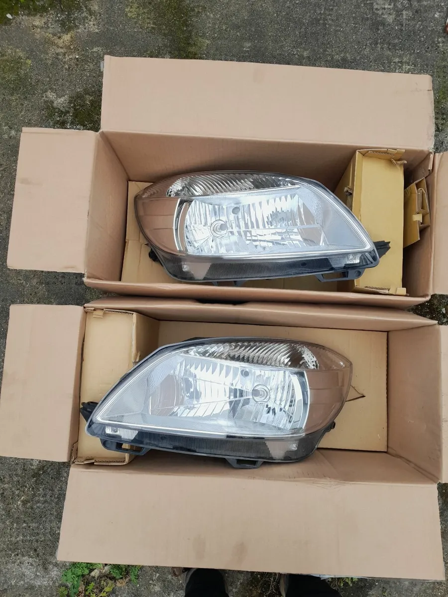 Headlights Skoda Fabia - Image 1