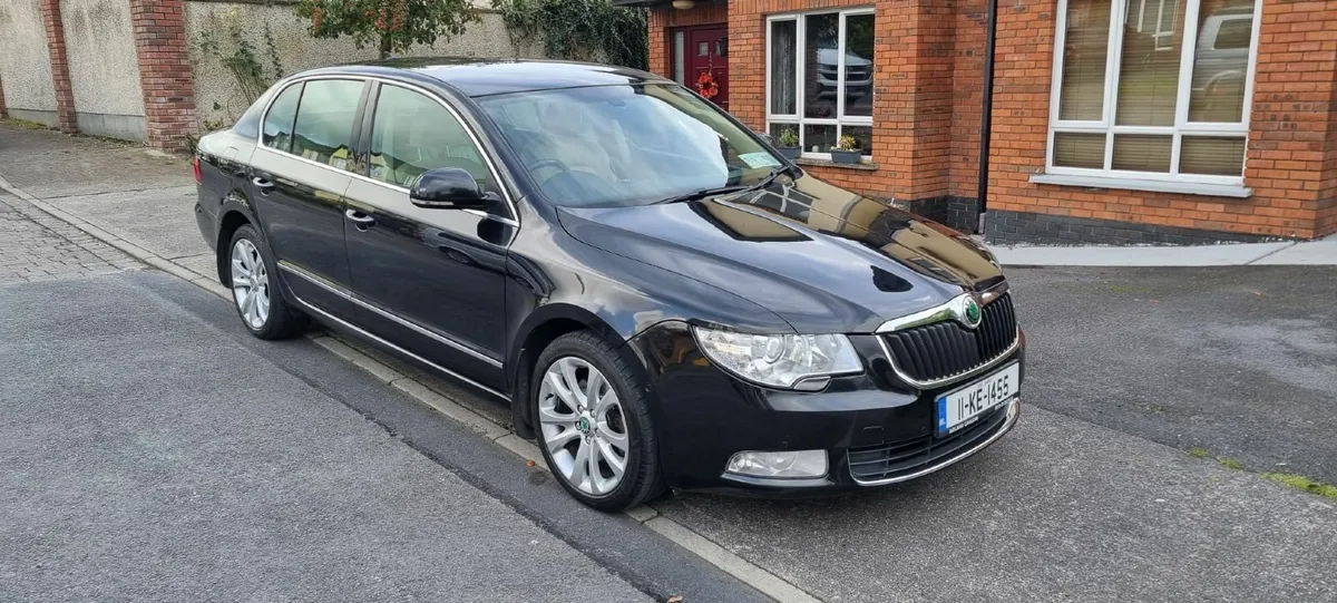 Skoda Superb 2011 - Image 3
