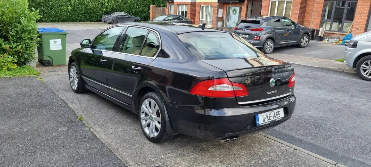 Skoda Superb 2011 - Image 4