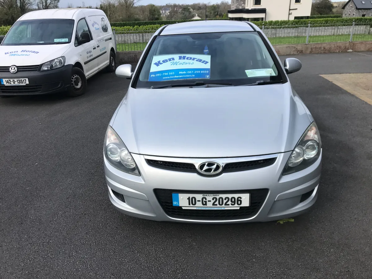 Hyundai i30 Petrol 2010 - Image 2