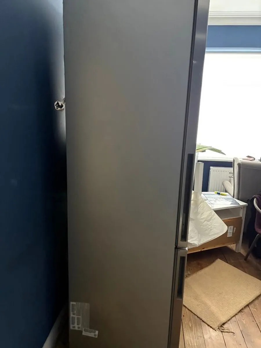 Fridge freezer - Image 2