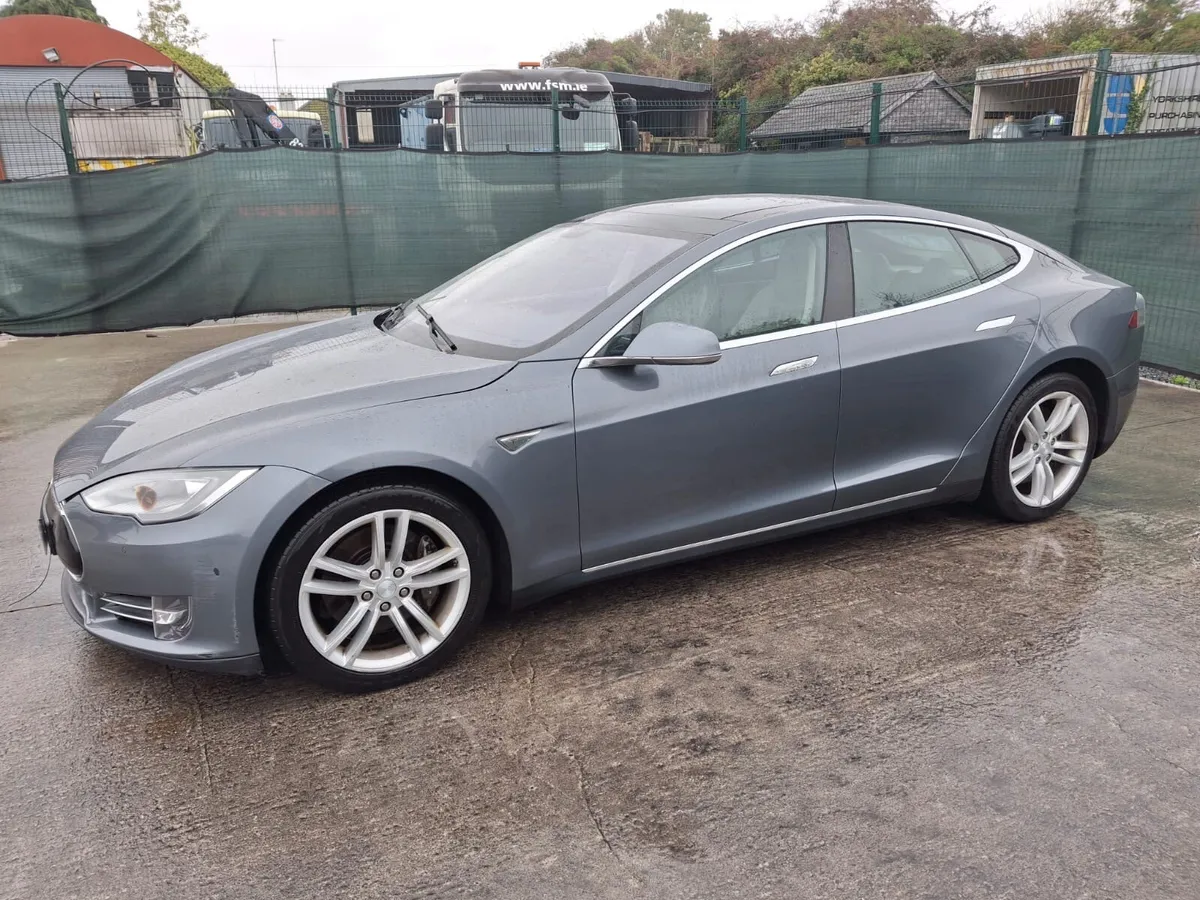 2014 Tesla Model S 85  Very Light Damage - Image 2