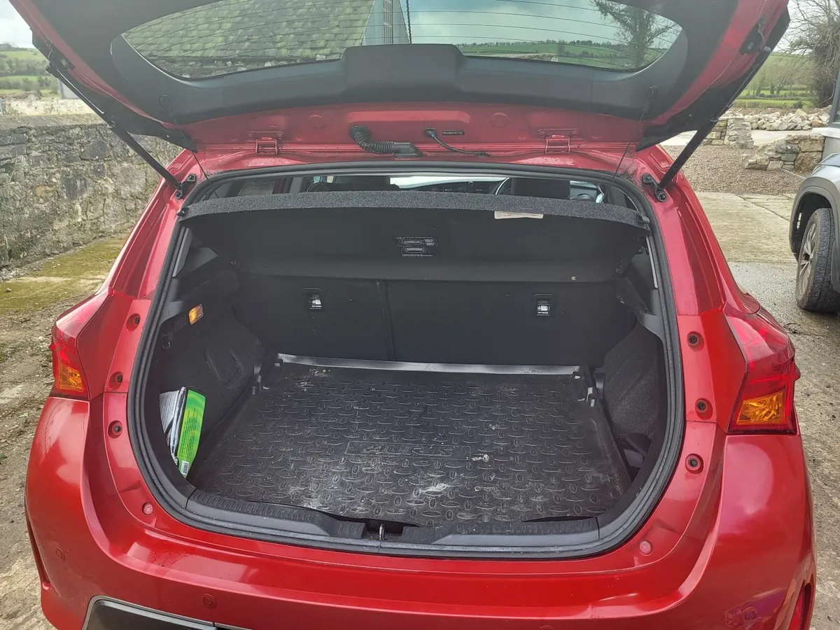 Toyota Auris 2015 - Image 3