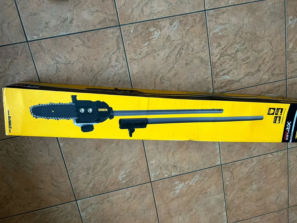 Chainsaw attachment Dewalt new in the box - Image 1
