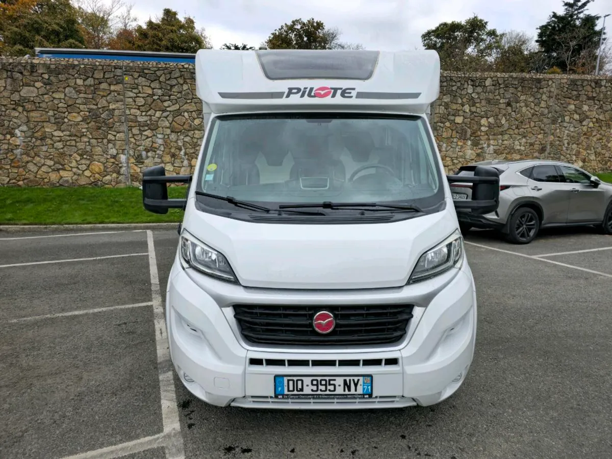 2015 PILOTE P746 SENSATION ISLAND BED TAKE TRADE - Image 2