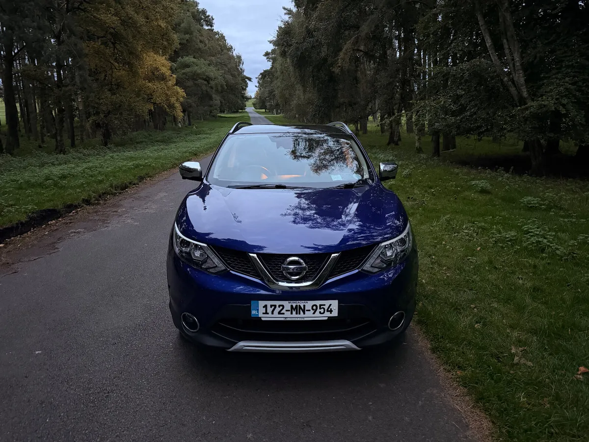 Nissan Qashqai 2017 Tekna Low KM - Image 2