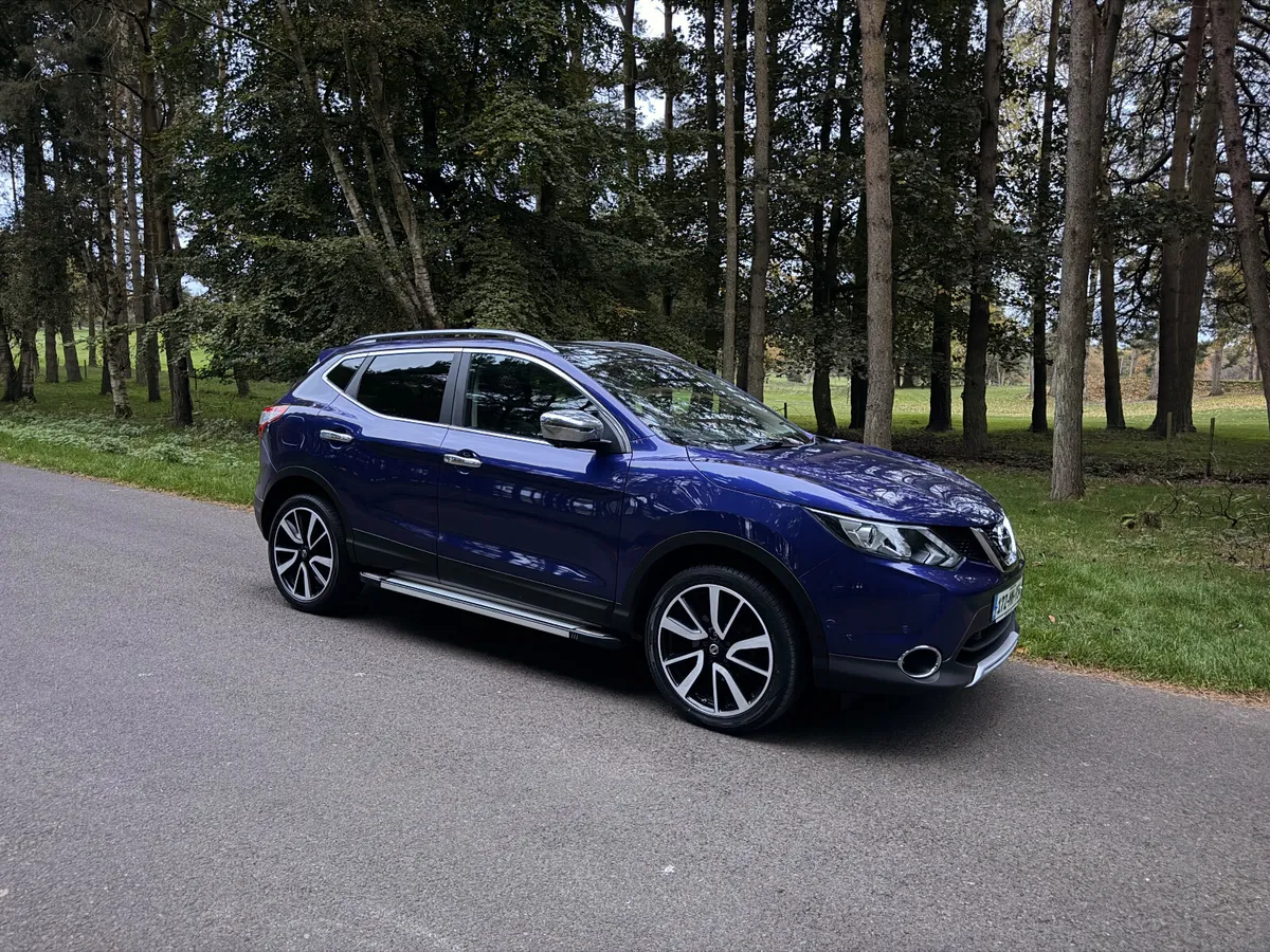 Nissan Qashqai 2017 Tekna Low KM - Image 1