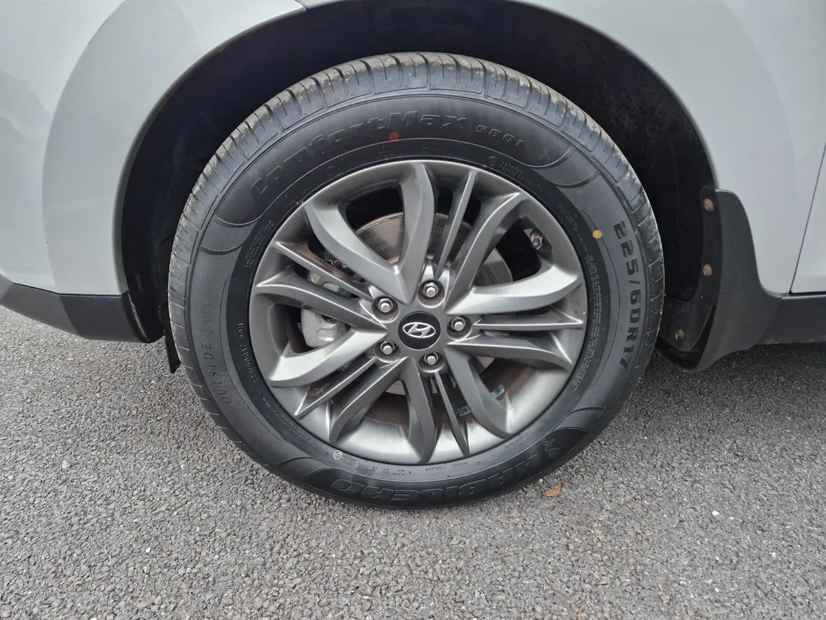15 HYUNDAI IX35...EXECUTIVE - Image 4