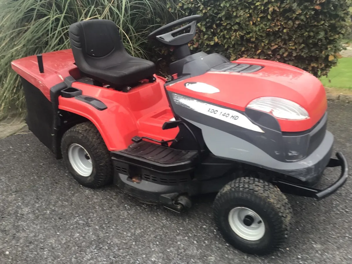 Castlegarden hydro 2015 ride on lawnmower - Image 1
