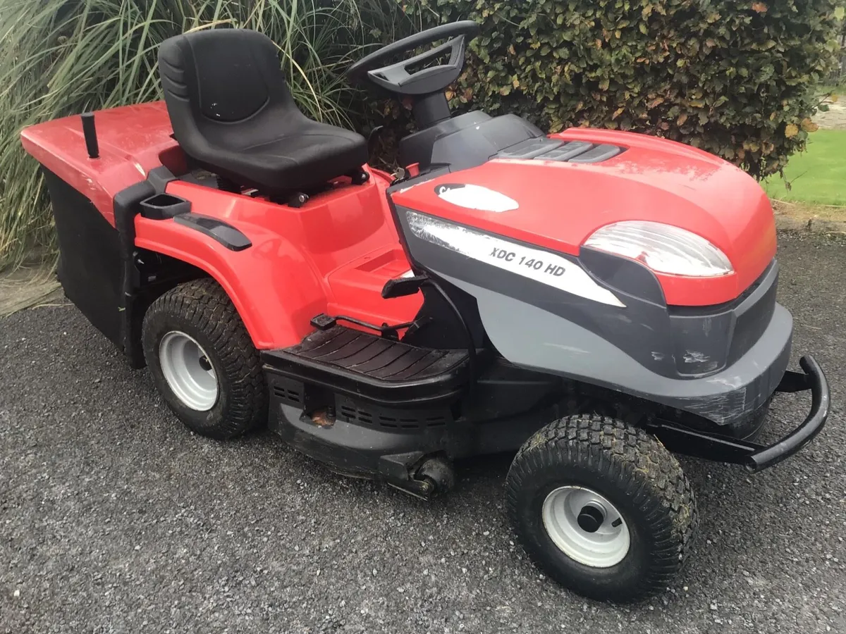 Castlegarden hydro 2015 ride on lawnmower - Image 2